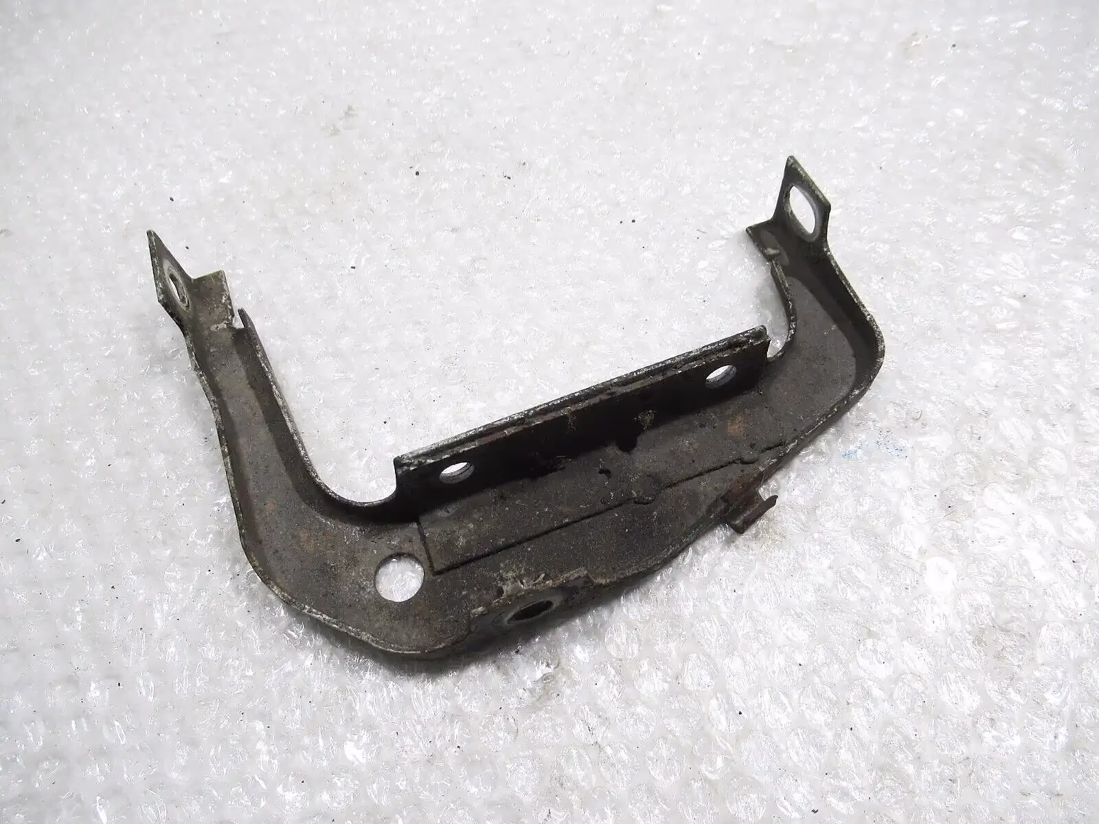 PORSCHE 911 G-Modell Kotflügelhalter Halter Stütze rechts 91150308000 – Bild 3